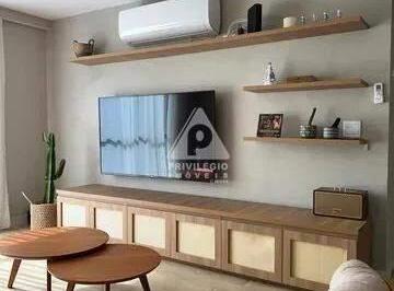 Apartamento · 300m² · 4 Quartos · 2 Vagas · Privilégio Imóveis Vende: Deslumbrante cobertura localizada no Recreio, que oferece uma combinação p