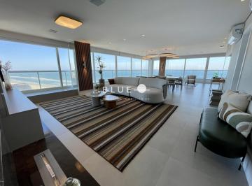 Apartamento · 296m² · 4 Quartos · 3 Vagas · Apartamento com 04 suítes mobiliado e decorado em Torres RS