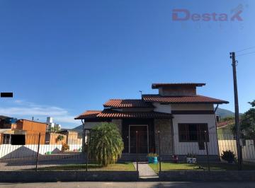 Casa · 204m² · 4 Quartos · 3 Vagas · Casa no bairro Rio Caveiras - Biguaçu