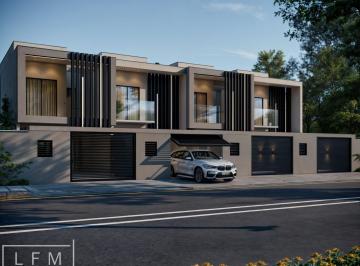 Casa · 100m² · 3 Quartos · 1 Vaga · sobrado alto padrão em Balneário Piçarras Sc