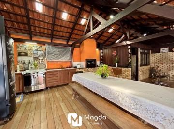 Casa · 245m² · 4 Quartos · 5 Vagas · Casa à venda no bairro Fidélis - Blumenau/SC