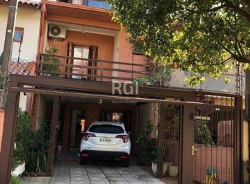 Casa · 300m² · 3 Quartos · Casa residencial de 3 dormitórios sendo um uma suíte localizada no bairro Guarujá.