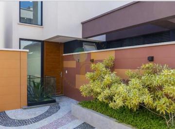Casa · 531m² · 4 Quartos · 4 Vagas · Casa nova á venda em condomínio de 531m², 04 suítes no Jardim Cordeiro