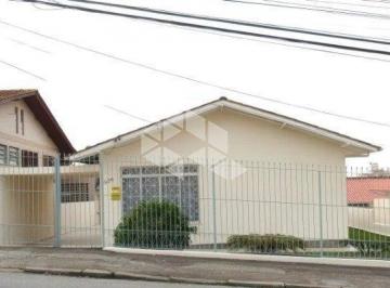 709847_igziT_70984768b9a0e54dc2a.jpg · CASA 4 QUARTOS 4 VAGAS ESPAÇOSA COM QUINTAL EM CAPOEIRAS FLORIANÓPOLIS