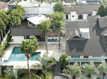 Casa · 779m² · 4 Quartos · 13 Vagas · "Casa em Condomínio Fechado de Arujá"