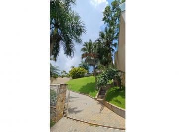 Casa · 800m² · 4 Quartos · 6 Vagas · "Luxo e Conforto: Casa em Arujazinho III, SP"