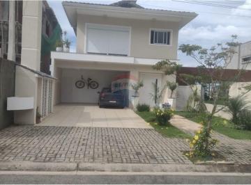 Casa · 236m² · 4 Quartos · 2 Vagas · Sua Casa dos Sonhos no Condomínio Aruã Brisas