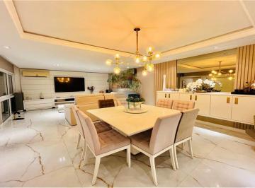 Casa · 400m² · 3 Quartos · Casa de Alto Padrão com Terreno Integrado em São Francisco
