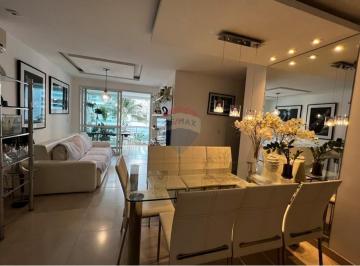 Apartamento · 82m² · 2 Quartos · 1 Vaga · Lindo apartamento em Charitas, com 2 quartos, todo reformado, na primeira quadra da praia.