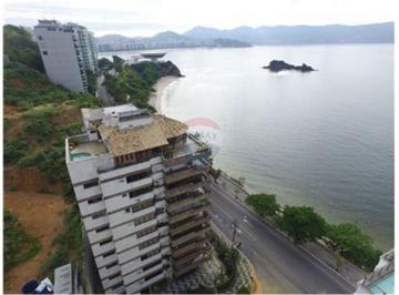 Apartamento · 572m² · 5 Quartos · 3 Vagas · Maravilhoso e amplo apartamento, com 5 quartos sendo 4 suítes,  3 vagas - frente mar ao lado do MAC
