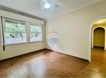 Apartamento · 95m² · 3 Quartos · Excelente apartamento, em Icaraí, todo reformado, com 3 quartos, na primeira quadra da praia.