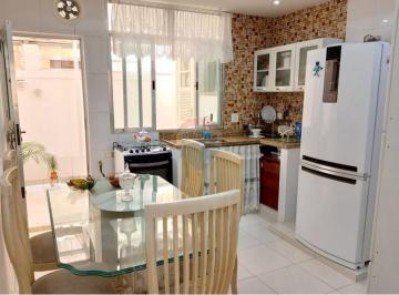 Apartamento · 56m² · 1 Quarto · Lindo, amplo, totalmente reformado, qto e sala na 1º quadra c/ ÁREA EXTERNA