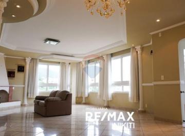 Casa · 400m² · 3 Quartos · 6 Vagas · Excelente casa de 03 qtos em Charitas com visão deslumbrante da Baía de Guanabara, próx. ao Parque d