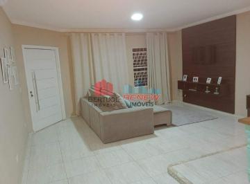 Casa · 165m² · 3 Quartos · 2 Vagas · CASA TÉRREA , RUA TRANQUILA