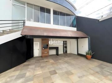 Casa · 360m² · 2 Quartos · 4 Vagas · Casa residencial disponível para locação no bairro Morada da Colina em Uberlândia-MG.