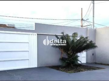 Casa · 250m² · 2 Quartos · 2 Vagas · Casa com  2 quartos sendo 1 suíte disponível para venda no bairro Jardim Canaã em Uberlândia MG.