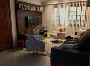 Casa · 128m² · 3 Quartos · 4 Vagas · Sobrado à venda na Parada Inglesa com 3 quartos, sendo 2 suítes e 4 vagas.