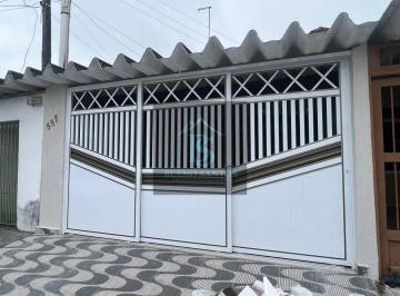 Casa · 71m² · 2 Quartos · 2 Vagas · Casa geminada no bairro Maracanã, Praia Grande SP, para venda.