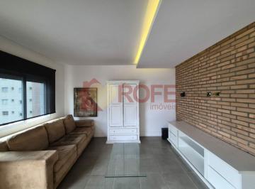 Apartamento · 80m² · 2 Quartos · 1 Vaga · Apartamento totalmente reformado, com 1 suíte com closet