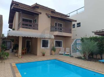 Casa de 3 quartos, Itanhaém · Casa à venda em Itanhaém bairro Cibratel com Piscina e Churrasqueira