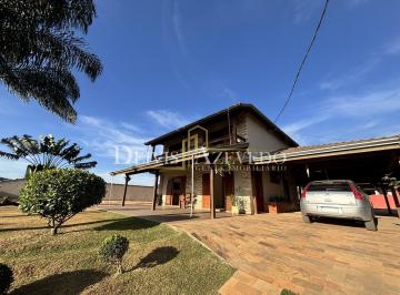Casa · 182m² · 4 Quartos · 8 Vagas · Chácara com 2.600 m² de terreno e Estrutura Completa