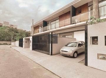 Casa · 72m² · 2 Quartos · 1 Vaga · Sobrado Geminado com 2 dormitórios, sendo 1 suíte no Saguaçu