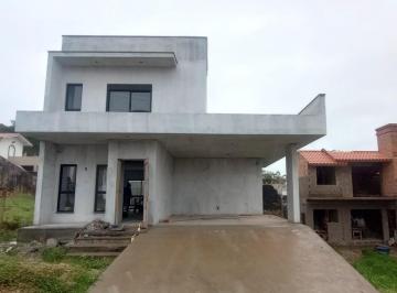 39921_iYnEKD6x8uYcA6S6V1R_3992168b9f6ee820d1.jpg · Casa com 165m², 3 quartos no bairro Ponta de Baixo em São José.