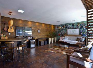 Casa · 174m² · 2 Quartos · 4 Vagas · Casa mobiliada com suíte, patio e espaço gourmet completo