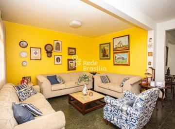 Casa · 380m² · 5 Quartos · QI 11 - Casa sobrado com 5 quartos - 1 suíte - 2 vagas - Guará I