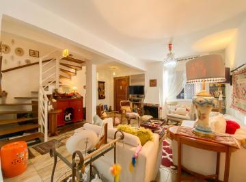 Casa · 137m² · 3 Quartos · 2 Vagas · Casa semi-mobiliada à venda em condomínio fechado com 3 dormitórios e suíte