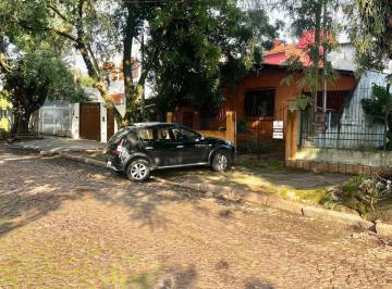 Casa · 95m² · 3 Quartos · 2 Vagas · Casa na Rua Marista, Partenon, com 11,00 de frente por 23,00 de frente a fundos