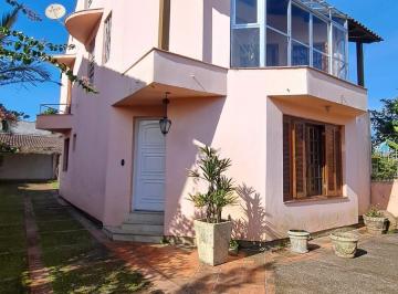 Casa · 230m² · 3 Quartos · 2 Vagas · Casa 3 dormitórios Bairro Guarujá