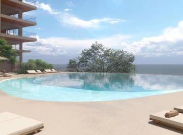 Piscina · Cobertura à Venda em Florianópolis, Bairro João Paulo com 4 Suítes, 5 Banheiros  388,50 m²  3 Vagas 