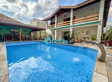 Casa · 338m² · 4 Quartos · 6 Vagas · Casa com 4 suítes, 6 vagas, 338m2 no City América