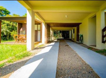 733927_ioi1j38494K1f6o3_7339276899f72e57b1d.jpg · Casa com amplo terreno na Praia do Rosa - Conforto e localização privilegiada