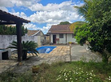 Foto 01 · Quintal, piscina, churrasqueira e bastante espaço