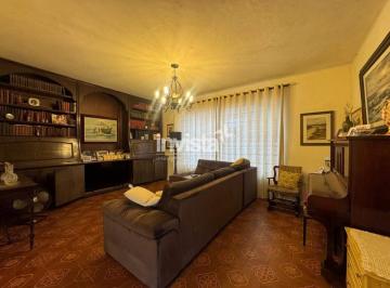 Casa · 250m² · 5 Quartos · 4 Vagas · Casa à venda no bairro Marapé