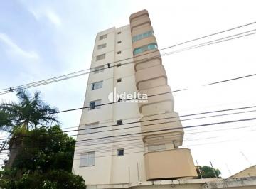 Apartamento · 130m² · 3 Quartos · 2 Vagas · Apartamento Mobiliado disponível para locação no bairro Brasil em Uberlândia-MG.