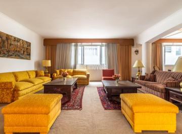 Apartamento · 230m² · 3 Quartos · 3 Vagas · Bela Vista! 230 metros úteis! 3 vagas! Oportunidade!
