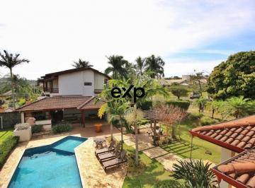 Casa · 523m² · 4 Quartos · 4 Vagas · Casa à venda com 03 quartos sendo 03 suites, ao lado do Colégio Porto Seguro em Valinhos/SP