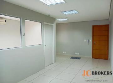 Comercial · 43m² · 1 Vaga · Conjunto comercial com 43m² de área útil, 1 banheiro e 1 vaga