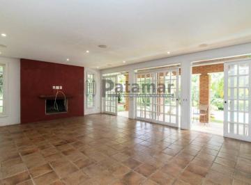 Casa · 457m² · 3 Quartos · 8 Vagas · Cond. Granja do Lago - 3 suítes e home office - Estilo e charme ao lado do miolo da Granja Viana!
