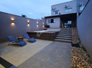 Casa · 230m² · 3 Quartos · Sobrado