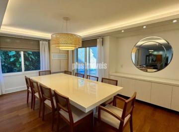 Casa · 400m² · 5 Quartos · 3 Vagas · .Descubra esta encantadora casa localizada na Rua Carlos Rath, no bairro Alto de Pinheiros,