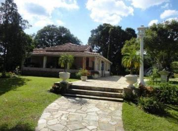 Casa · 245m² · 3 Quartos · 4 Vagas · Casa à venda no bairro Varjão - Piraí/RJ