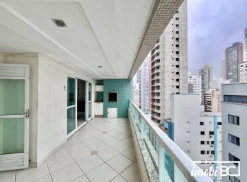 Ampla sacada com churrasqueira a carvão · Apartamento com 2 dormitórios à venda, 91 m² por R$ 1.400.000,00 - Centro - Balneário Camboriú/SC
