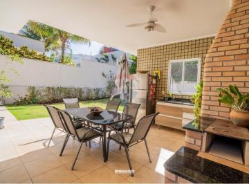 Casa · 194m² · 3 Quartos · 4 Vagas · RE/MAX Vende Casa em Valinhos no Condomínio Vila Romana com 194m² , 3 quartos, 1 suíte e 2 vagas de