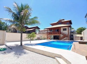 742161_i9T775AY6f8A9nZdEjM_74216168bb263fdd9b0.jpg · Auxiliadora Predial aluga, linda casa com 3 quartos, a 200m da Praia do Campeche.