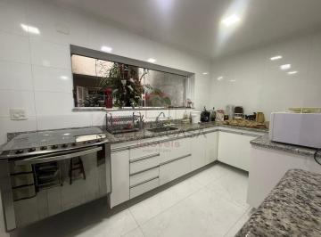 Casa · 230m² · 3 Quartos · 2 Vagas · Casa Sobrado 3 suites C/ Banheiros modernos  2 vagas