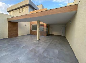 Casa · 256m² · 4 Vagas · Casa de Vila Única: Centro SP, Oportunidade!